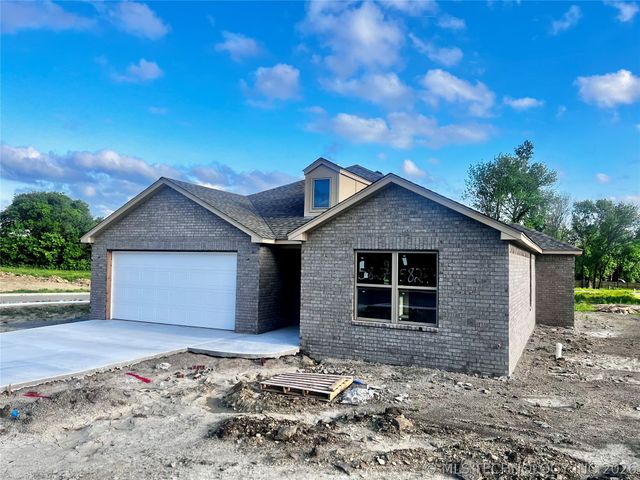 5827 Coldspring Lane, Bartlesville, OK 74006