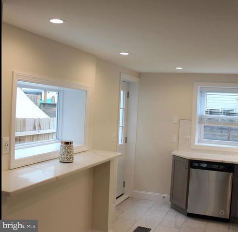 1116 E HEWSON ST, Philadelphia, PA 19125