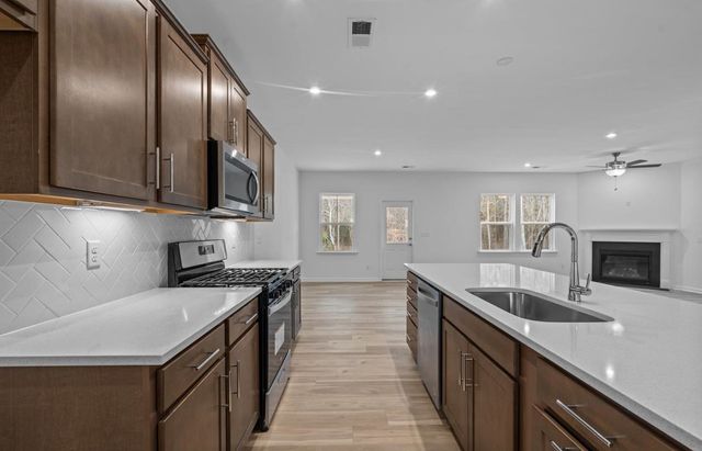 1406 Willow Ridge Way, Spartanburg, SC 29302