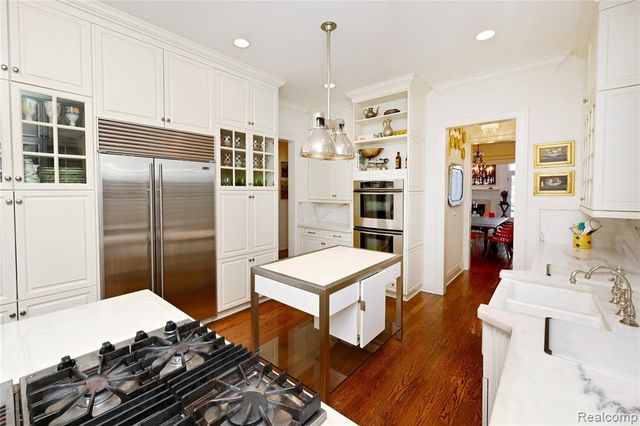 995 Pierce Street, Birmingham, MI 48009