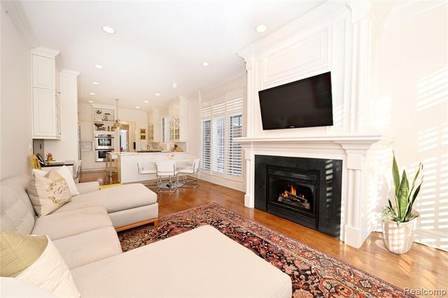 995 Pierce Street, Birmingham, MI 48009