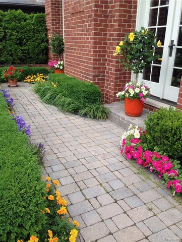 995 Pierce Street, Birmingham, MI 48009