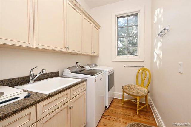 995 Pierce Street, Birmingham, MI 48009