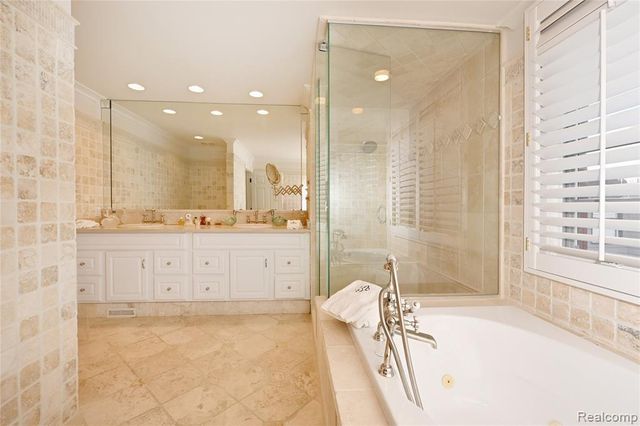 995 Pierce Street, Birmingham, MI 48009