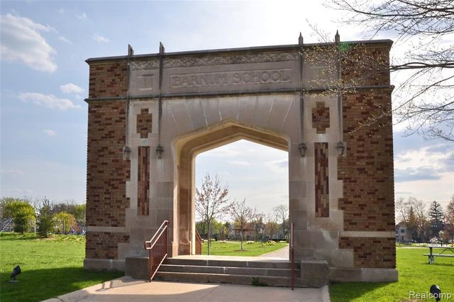 995 Pierce Street, Birmingham, MI 48009