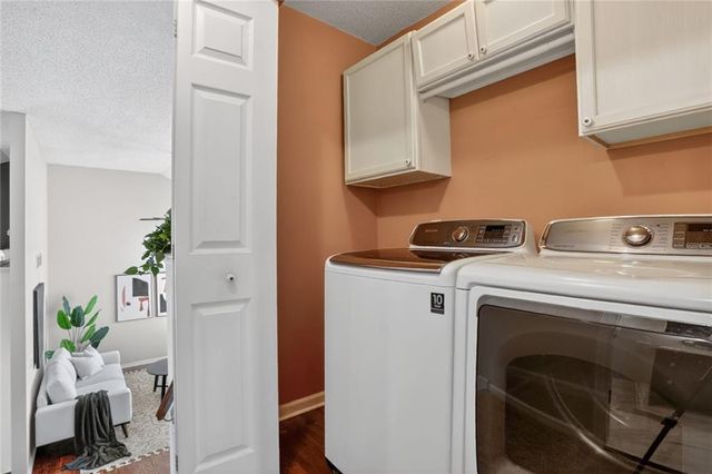 808 Golden Court, Belton, MO 64012