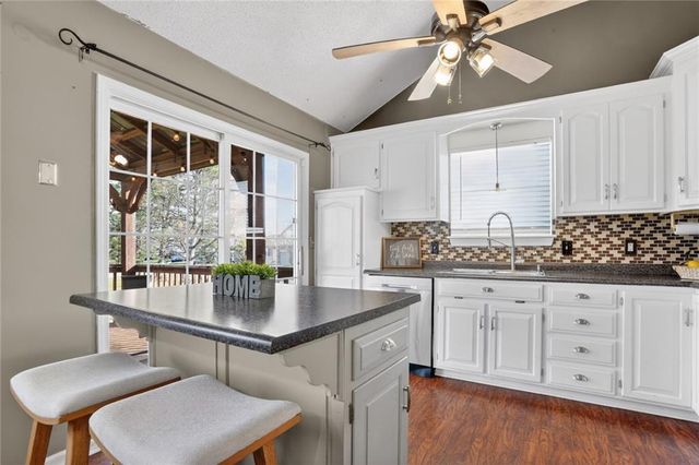 808 Golden Court, Belton, MO 64012