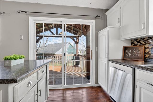 808 Golden Court, Belton, MO 64012