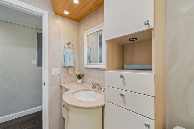 3316 W KATHLEEN STREET, Tampa, FL 33607