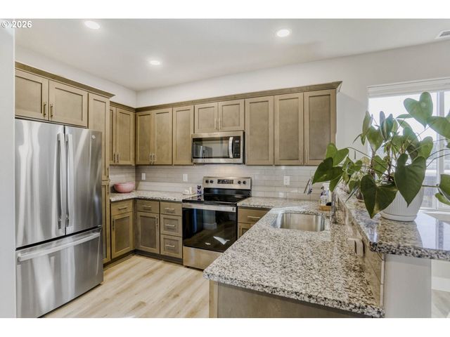 12076 Se HAROLD St, Portland, OR 97266