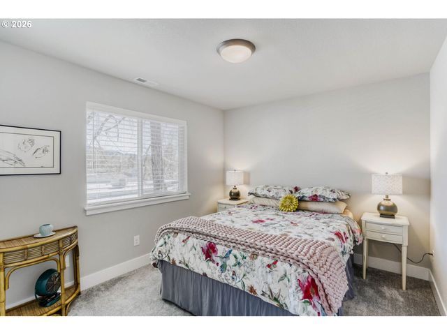 12076 Se HAROLD St, Portland, OR 97266