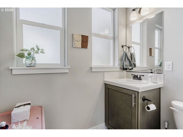 12076 Se HAROLD St, Portland, OR 97266