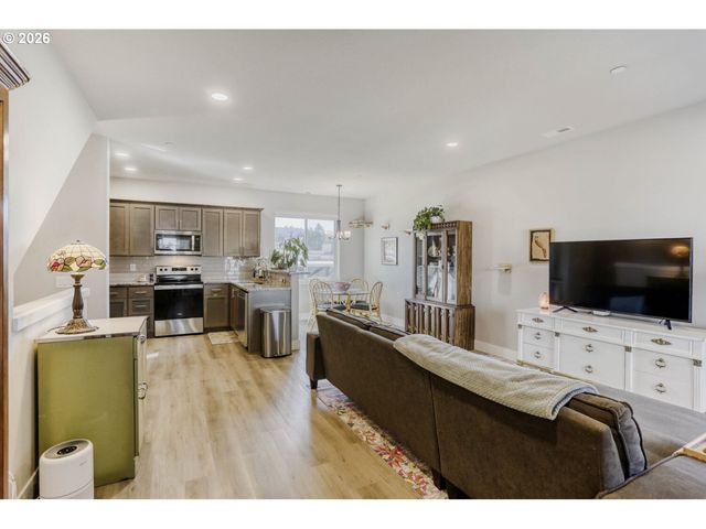 12076 Se HAROLD St, Portland, OR 97266