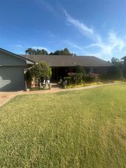 5907 NW Williams, Lawton, OK 73505