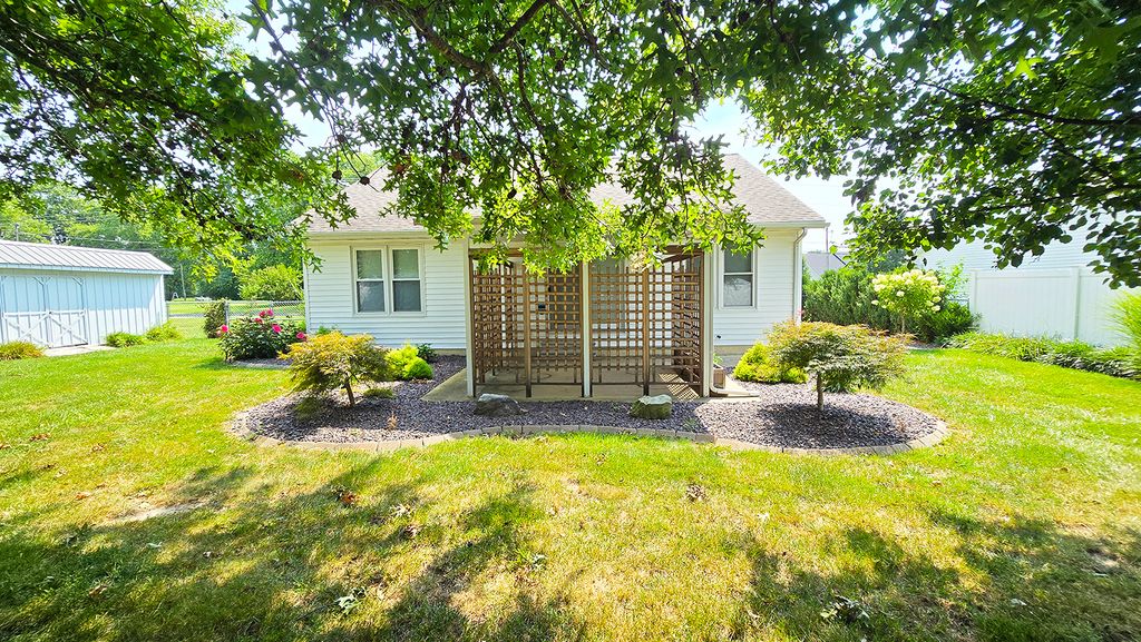 Image 11 of property listing at 2530 S Pine Street, Centralia, IL 62801