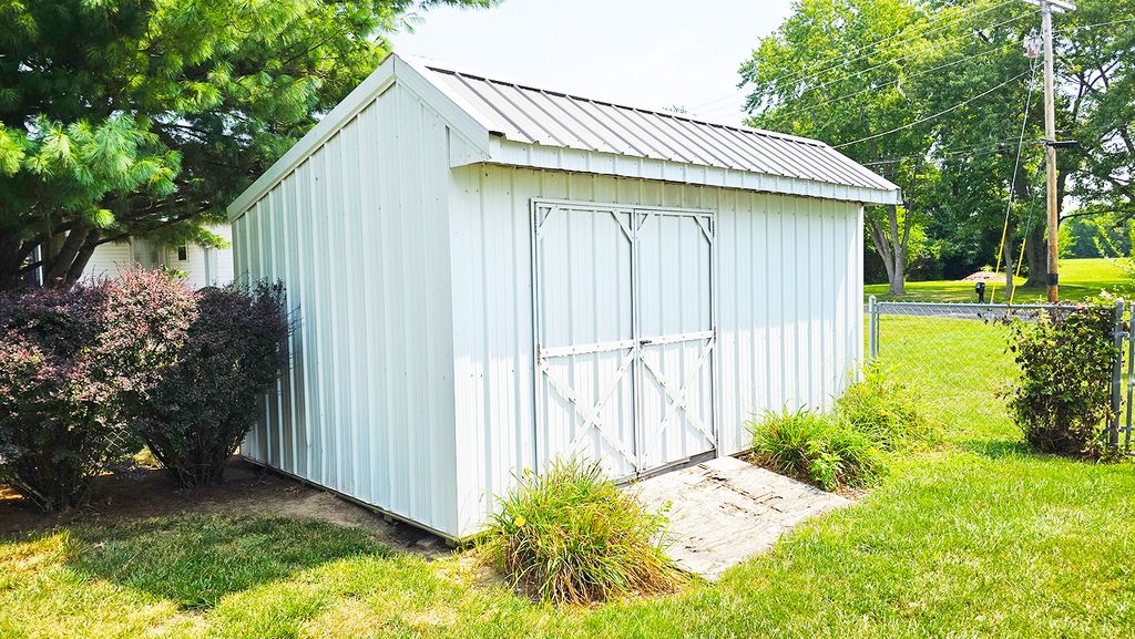 Image 14 of property listing at 2530 S Pine Street, Centralia, IL 62801