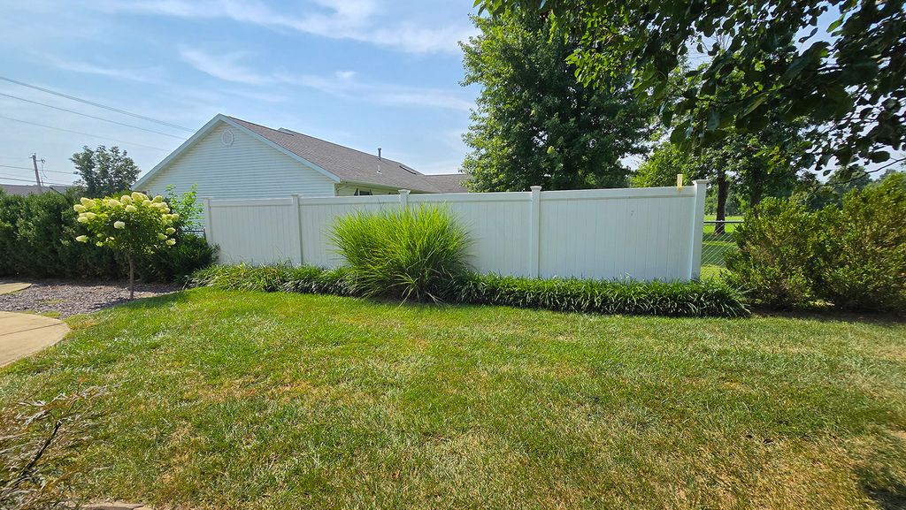 Image 16 of property listing at 2530 S Pine Street, Centralia, IL 62801