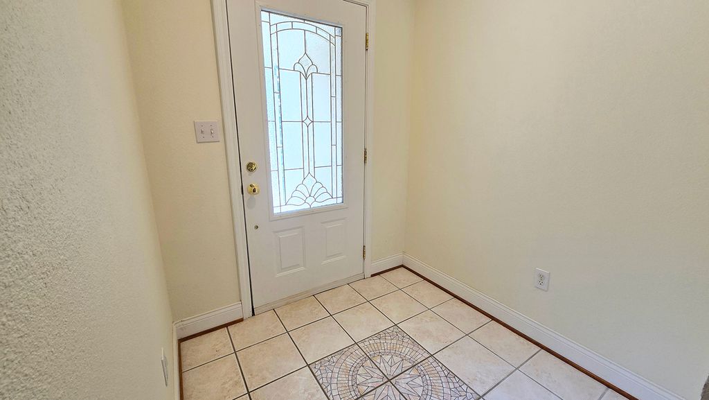 Image 17 of property listing at 2530 S Pine Street, Centralia, IL 62801