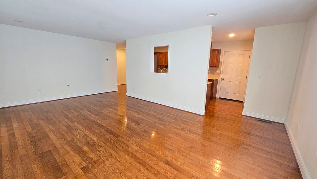 Image 21 of property listing at 2530 S Pine Street, Centralia, IL 62801
