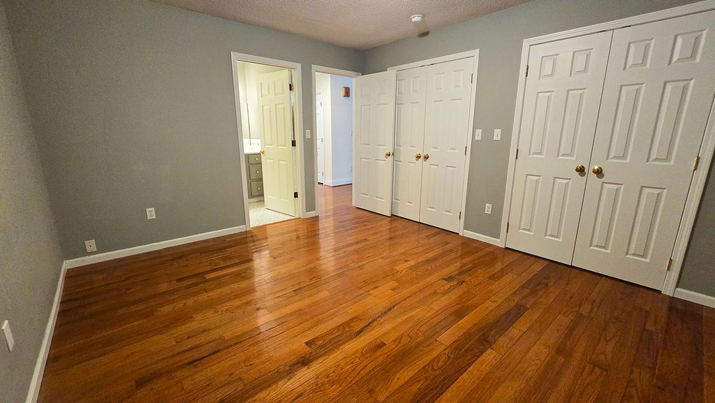 Image 31 of property listing at 2530 S Pine Street, Centralia, IL 62801