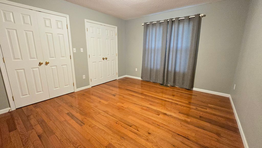 Image 32 of property listing at 2530 S Pine Street, Centralia, IL 62801