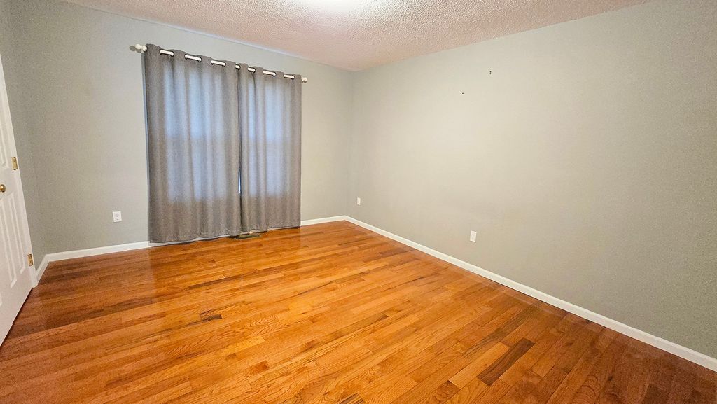 Image 33 of property listing at 2530 S Pine Street, Centralia, IL 62801