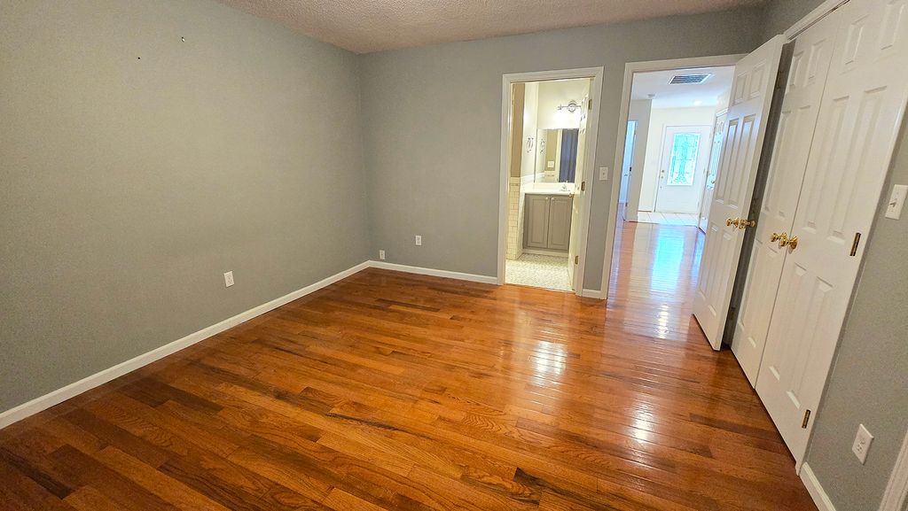 Image 34 of property listing at 2530 S Pine Street, Centralia, IL 62801