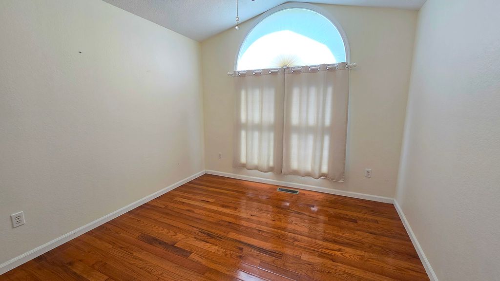Image 35 of property listing at 2530 S Pine Street, Centralia, IL 62801