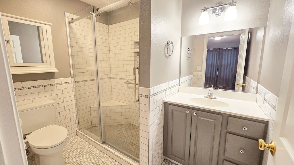 Image 40 of property listing at 2530 S Pine Street, Centralia, IL 62801