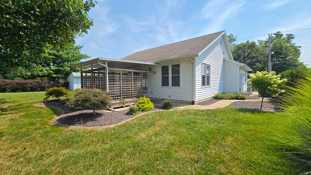 Image 9 of property listing at 2530 S Pine Street, Centralia, IL 62801