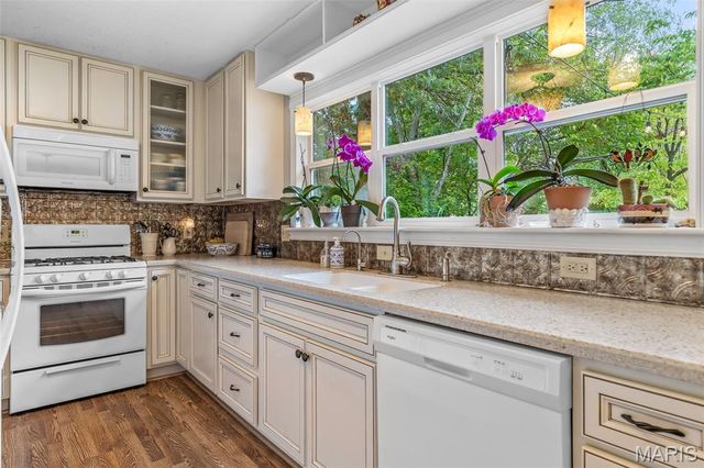 222 Meadowbrook Drive, Farmington, MO 63640