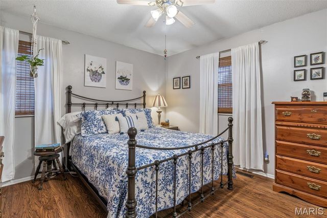 222 Meadowbrook Drive, Farmington, MO 63640