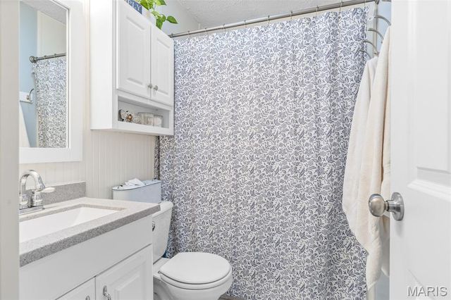 222 Meadowbrook Drive, Farmington, MO 63640