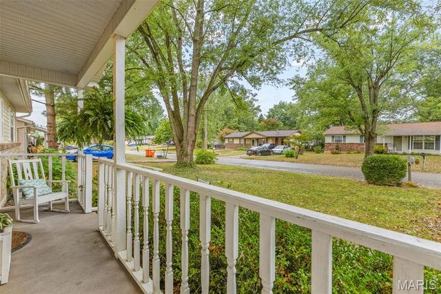 222 Meadowbrook Drive, Farmington, MO 63640