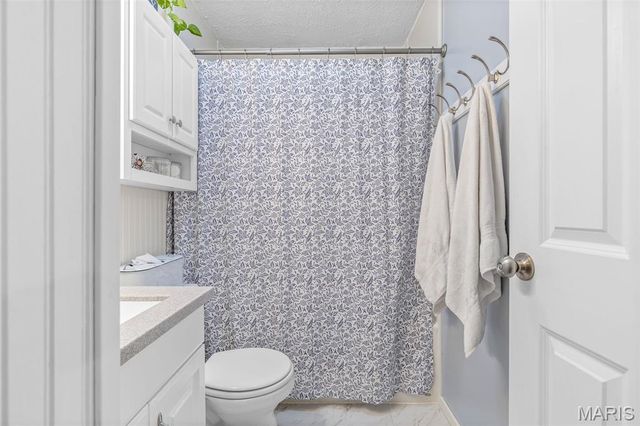 222 Meadowbrook Drive, Farmington, MO 63640