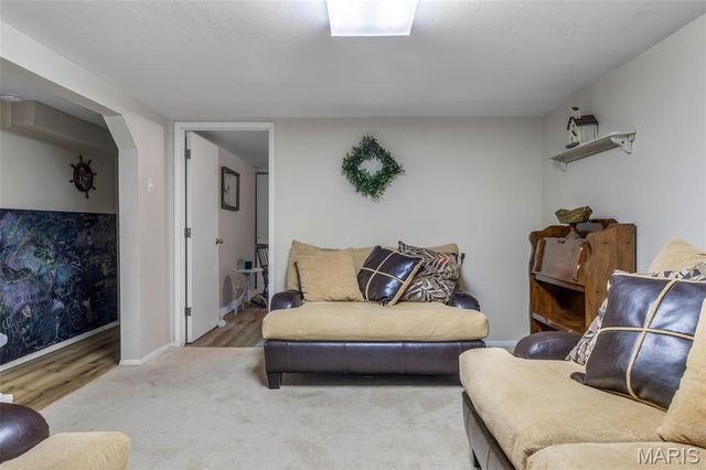 222 Meadowbrook Drive, Farmington, MO 63640