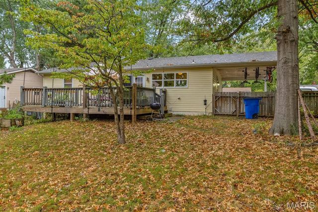 222 Meadowbrook Drive, Farmington, MO 63640