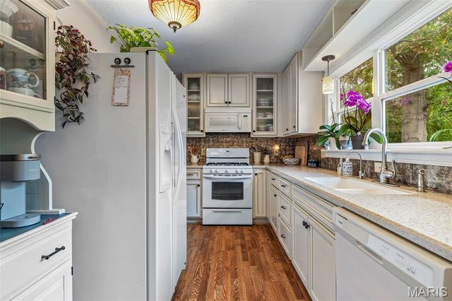 222 Meadowbrook Drive, Farmington, MO 63640