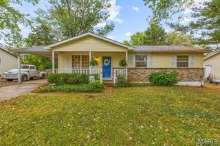 222 Meadowbrook Drive, Farmington, MO 63640