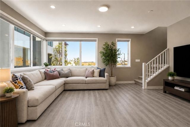 253 Waypoint, Tustin, CA 92782