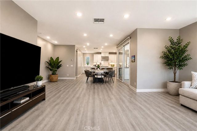 253 Waypoint, Tustin, CA 92782