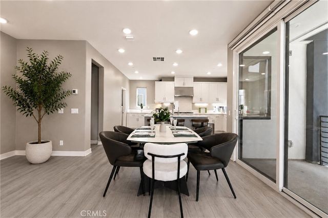 253 Waypoint, Tustin, CA 92782