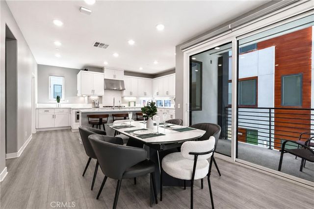 253 Waypoint, Tustin, CA 92782