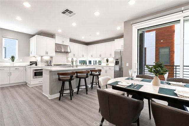 253 Waypoint, Tustin, CA 92782