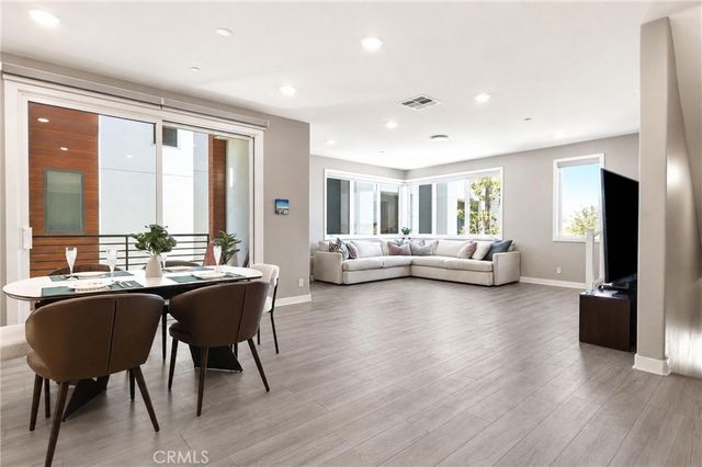 253 Waypoint, Tustin, CA 92782