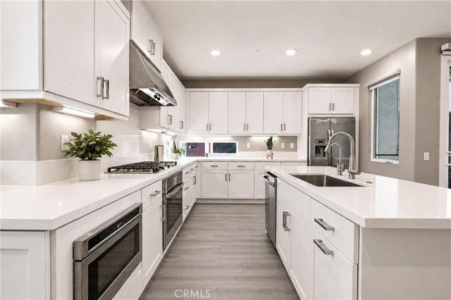 253 Waypoint, Tustin, CA 92782
