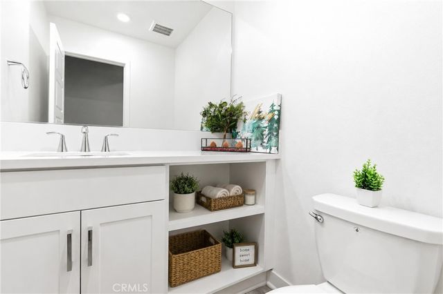 253 Waypoint, Tustin, CA 92782