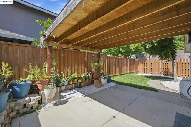 125 Bennett St, Gilroy, CA 95020