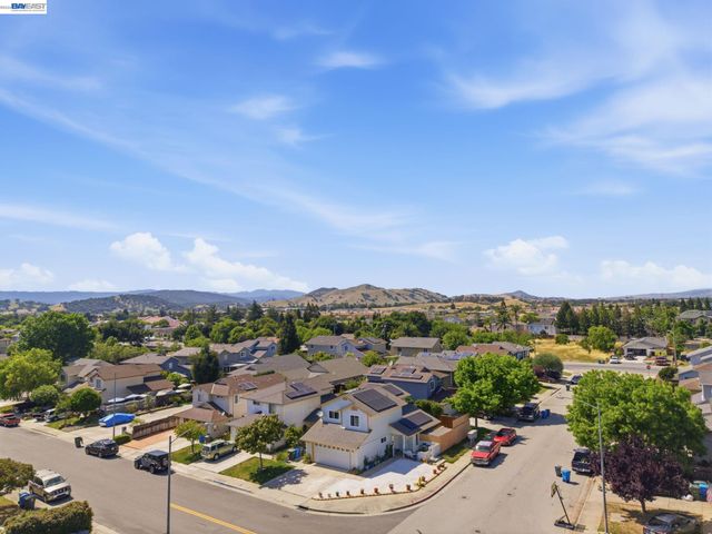 125 Bennett St, Gilroy, CA 95020
