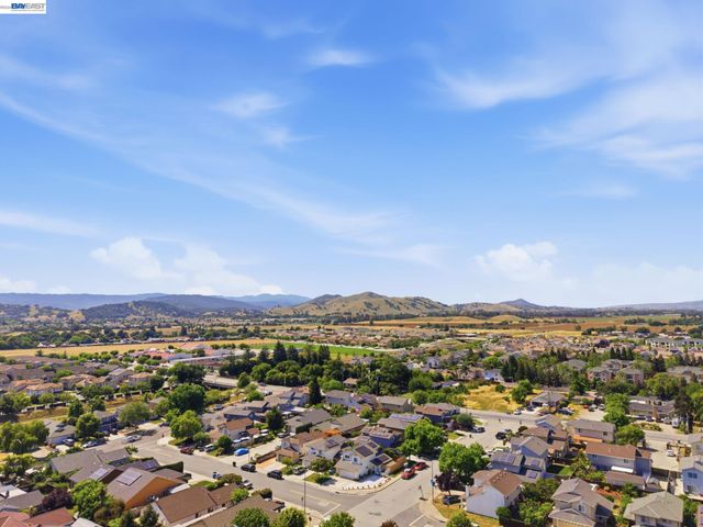 125 Bennett St, Gilroy, CA 95020